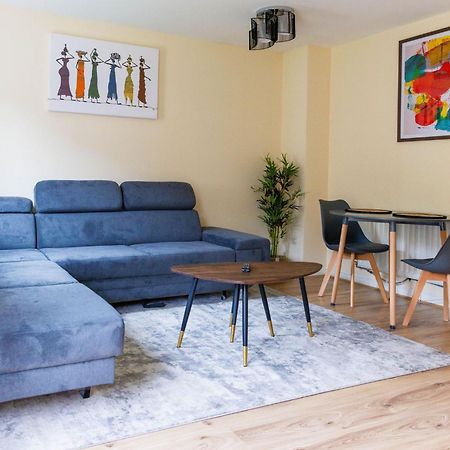 Stylish 3 Bedroom And Free Parking Thamesmead  외부 사진